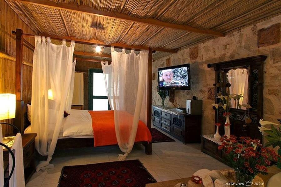 Hotel ביקתפוז וקלמנטינה- מתחם בקתות וסוויטות עם ג'קוזי פרטי ובריכה משותפת Liman Zewnętrze zdjęcie