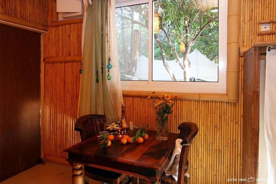 Hotel ביקתפוז וקלמנטינה- מתחם בקתות וסוויטות עם ג'קוזי פרטי ובריכה משותפת Liman Pokój zdjęcie