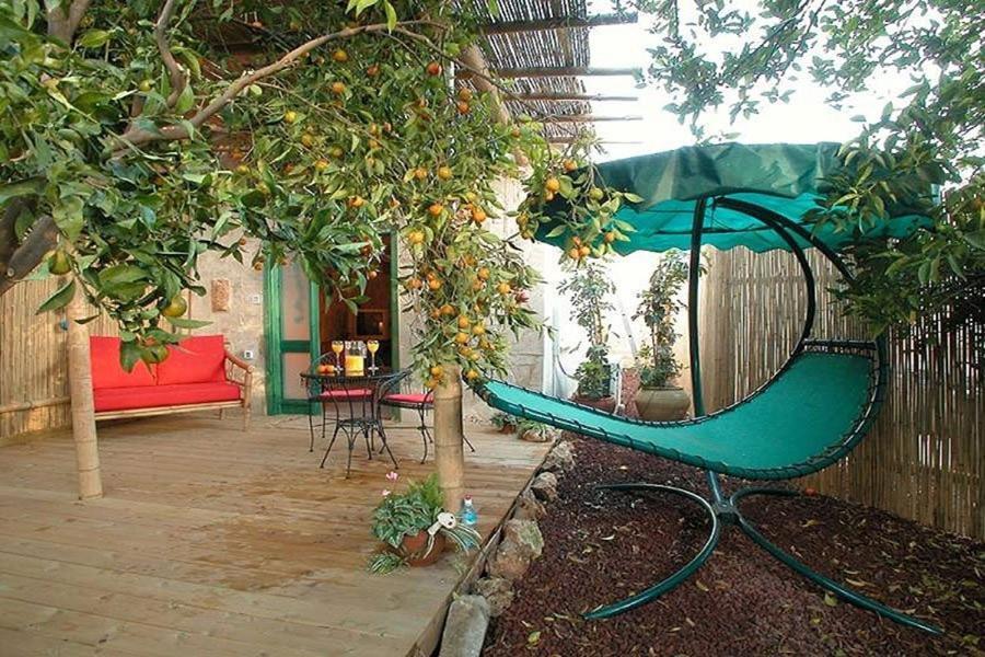 Hotel ביקתפוז וקלמנטינה- מתחם בקתות וסוויטות עם ג'קוזי פרטי ובריכה משותפת Liman Pokój zdjęcie